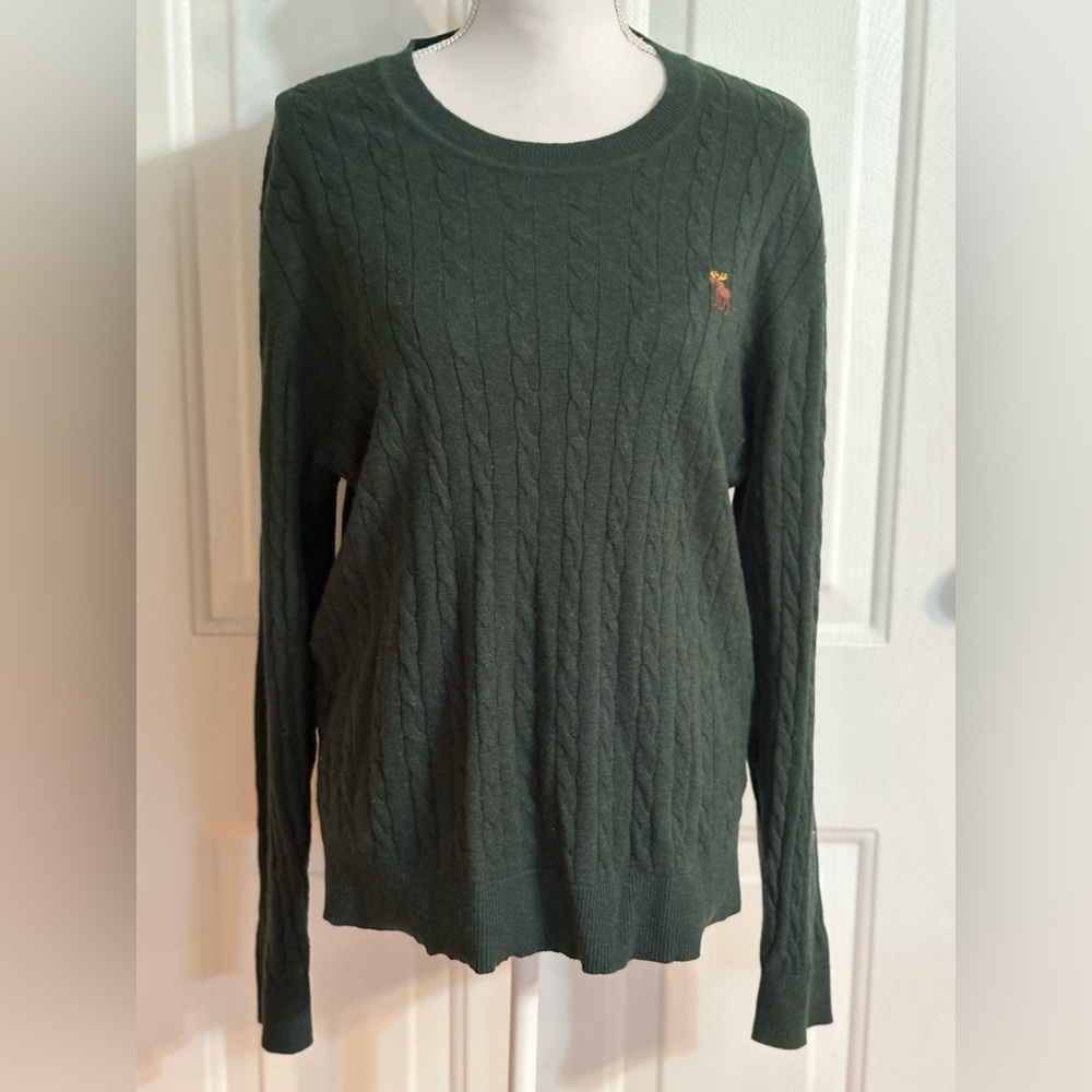 Abercrombie & Fitch Dark Green Cable Knit Sweater size Medium.